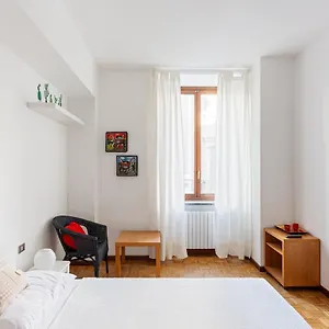 Comfy In Corso Apartment Milan